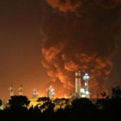 BAE'de enerji santraline saldırı! Alevler y&uuml;kseliyor
