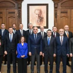 Bankacılık ve Turizm sekt&ouml;r&uuml;nde kritik zirve: Yol haritaları konuşuldu!