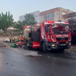 Başakşehir&rsquo;deki yangın 8. saatinde s&ouml;nd&uuml;r&uuml;ld&uuml;