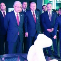 Cumhurbaşkanı Erdoğan, Astana&rsquo;da Alem.AI Yapay Zeka Merkezi&rsquo;ni ziyaret etti