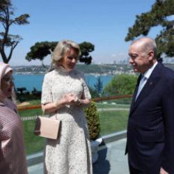 Cumhurbaşkanı Erdoğan, Bel&ccedil;ika Krali&ccedil;esi Mathilde ile bir araya geldi