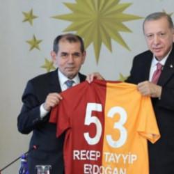 Cumhurbaşkanı Erdoğan'dan Dursun &Ouml;zbek ve Okan Buruk'a tebrik telefonu