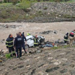 Erzincan'da korkun&ccedil; kaza: 2 &ouml;l&uuml;, 1 ağır yaralı!