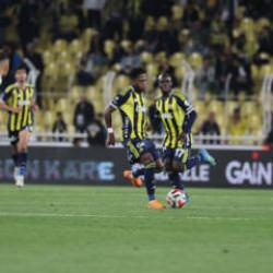 Fred son &uuml;&ccedil; ma&ccedil;ta kendini buldu