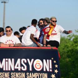 Galatasaray &uuml;st &uuml;ste 4. şampiyonluğunu kutluyor!