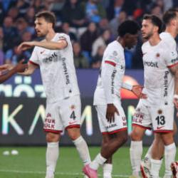 Gen&ccedil;lerbirliği Trabzon'dan zaferle &ccedil;ıktı! S&uuml;per Lig'de kalmayı başardı