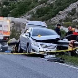 Hakkari&rsquo;de d&uuml;ğ&uuml;n d&ouml;n&uuml;ş&uuml; kahreden kaza: 1 &ouml;l&uuml;, 3 yaralı 