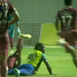 Honduras Ligi'nde feci sakatlık sonrası sahadaki herkes g&ouml;zyaşlarına boğuldu