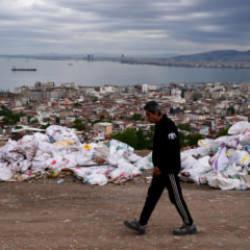 İzmir&rsquo;de manzara değil &ccedil;&ouml;p var! Vatandaş isyan etti