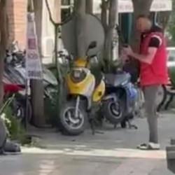 Cezaevinden &ccedil;ıkıp vurduğu husumetlisinin başında polis gelene kadar bekledi