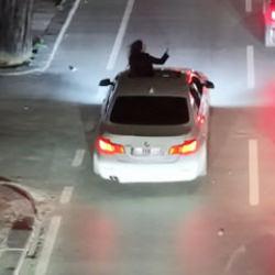 Kadık&ouml;y'de sunrooftan &ccedil;ıkan s&uuml;r&uuml;c&uuml; ceza yiyince beddua etti