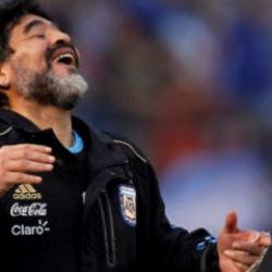 Maradona&rsquo;nın &ouml;l&uuml;m&uuml;nde yeni gelişme! Doktorlar hakim karşısında! İddialar şoke etti