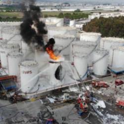 Mersin&rsquo;deki fabrika yangınında acı haber: 1 iş&ccedil;i hayatını kaybetti