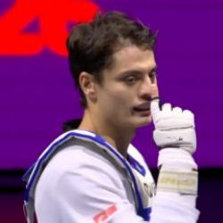 Milli sporcu g&ouml;ğs&uuml;m&uuml;z&uuml; kabarttı! Altın madalya kazandı