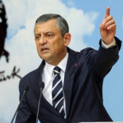 &Ouml;zg&uuml;r &Ouml;zel'den AK Parti'ye katılan başkanın eşine telefon! &Ouml;nce vekillik sonra hakaret