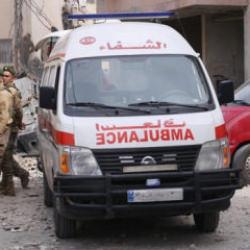 Savaşı ahlaksızca s&uuml;rd&uuml;rmeye devam ediyor! İsrail bu kez ambulansı hedef aldı