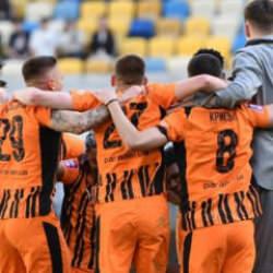 Shakhtar'ın ma&ccedil;ında alarmlar &ccedil;aldı! Hava saldırısı nedeniyle sahayı terk ettiler