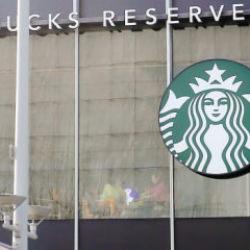 Starbucks 300 &ccedil;alışanını işten &ccedil;ıkarıyor