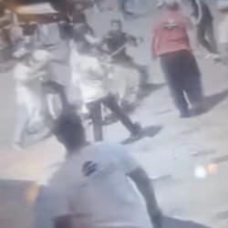 Taksim'de esnafa kazmalı saldırı kamerada