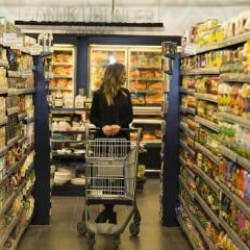 Ticaret ve perakende satış hacmi martta aylık ve yıllık bazda arttı