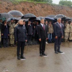 33 yıl &ouml;nce şehit edilen 33 asker t&ouml;renle anıldı