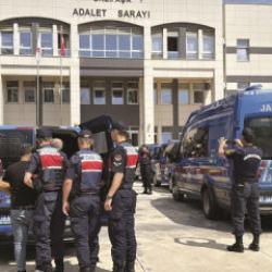 Antalya'da usuls&uuml;z re&ccedil;ete operasyonu: 3 eczacı ve 1 kalfa tutuklandı 