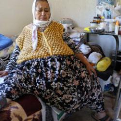 Karnındaki kitleyle 170 kiloya ulaşan kadın 15 yıldır yatağa hasret