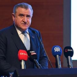 Bakan Bak'tan Dursun &Ouml;zbek'e tebrik