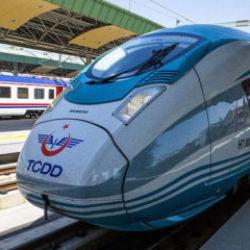 Bakan Uraloğlu'ndan hızlı tren m&uuml;jdesi: 2 şehrin arası 2 saate d&uuml;şecek
