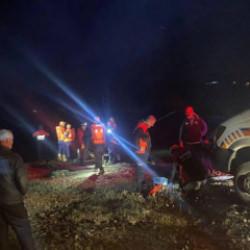 Baraj kapakları a&ccedil;ıldı, dere taştı! 4 kişi &ouml;l&uuml;mle burun buruna geldi