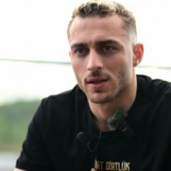 Barış Alper Yılmaz'dan Okan Buruk itirafı: Zekasıyla bizi o s&uuml;re&ccedil;ten &ccedil;ıkardı