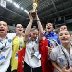 Bursa'da kardeşlik r&uuml;zgarı esti! U16 kızlar basketbol turnuvasında şampiyon belli oldu
