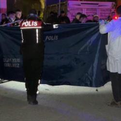 Cami &ouml;n&uuml;nde infaz! Başından vurulmuş halde &ouml;l&uuml; bulundu