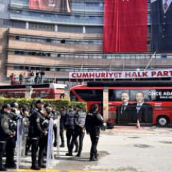 CHP'de heyetlerin g&ouml;r&uuml;şmesi iptal edildi
