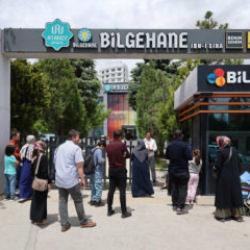 Konya B&uuml;y&uuml;kşehir'in d&uuml;zenlediği 'Umre &Ouml;d&uuml;ll&uuml; Siyer Bilgi Yarışması'nda final heyecanı