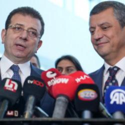 T&ouml;ren g&ouml;vde g&ouml;sterisine d&ouml;n&uuml;şt&uuml;! &Ouml;zg&uuml;r &Ouml;zel ve Ekrem İmamoğlu'na başkaldırı!
