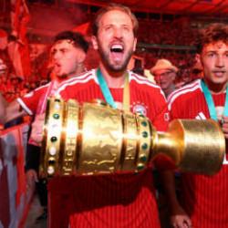 Harry Kane şov yaptı! Bayern kupayı kazandı