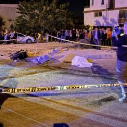 Kurban Bayramı tatilinin ilk g&uuml;n&uuml;nde yollar kan g&ouml;l&uuml;ne d&ouml;nd&uuml;: 10 kişi hayatını kaybetti