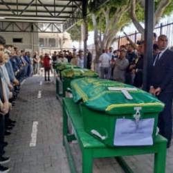 Mersin'de acı g&ouml;r&uuml;nt&uuml;! 5 tabut yan yana dizildi