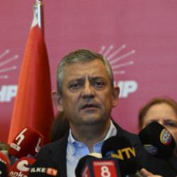 'Olmaz diyemiyorum' diyerek duyurdu! &Ouml;zg&uuml;r &Ouml;zel'den ihra&ccedil; a&ccedil;ıklaması