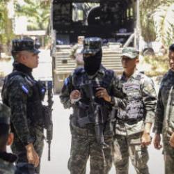 Honduras'ta katliam: 6'sı polis 24 kişi &ouml;ld&uuml;r&uuml;ld&uuml;