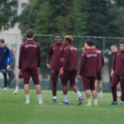 Trabzonspor kupa i&ccedil;in Antalya'ya gitti