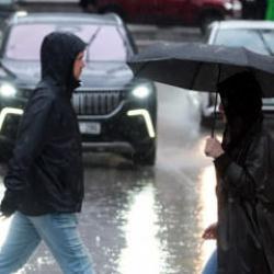 T&uuml;rkiye'yi sağanak vuracak! Meteoroloji saat verdi: 15 ilde durum kritik