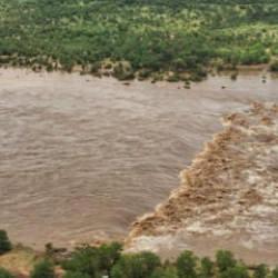 G&uuml;ney Afrika'da sel 18 can aldı!