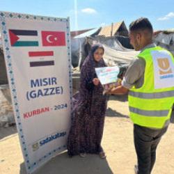 Sadakataşı'ndan Gazze'de 5 bin hisse kurban dağıtımı
