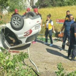Balıkesir'de otomobil takla attı: 1 &ouml;l&uuml;, 3 yaralı