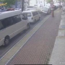 Bursa'da ortalık savaş alanına d&ouml;nd&uuml;: 6 araca &ccedil;arptı takla atarak durabildi