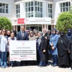 Erzurumlu kadın &ccedil;ift&ccedil;ilerden Erzincan&rsquo;a &ccedil;ıkarma