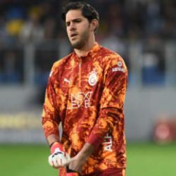Galatasaray'da sezonun ilk ayrılığı ger&ccedil;ekleşti! Batuhan Şen, k&uuml;me d&uuml;şen takıma gitti