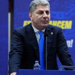 Hakan Safi ile g&ouml;r&uuml;şm&uuml;şt&uuml;! Gen&ccedil; teknik adam kararından vazge&ccedil;ti